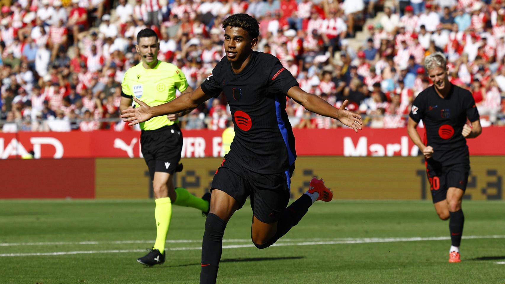 Lamine Yamal celebra su primer gol ante el Girona.