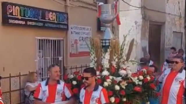 Procesión con la Copa del Rey en Minglanilla (Cuenca).