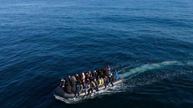 Imagen de recurso de un grupo de inmigrantes cruzando el Canal de la Mancha.