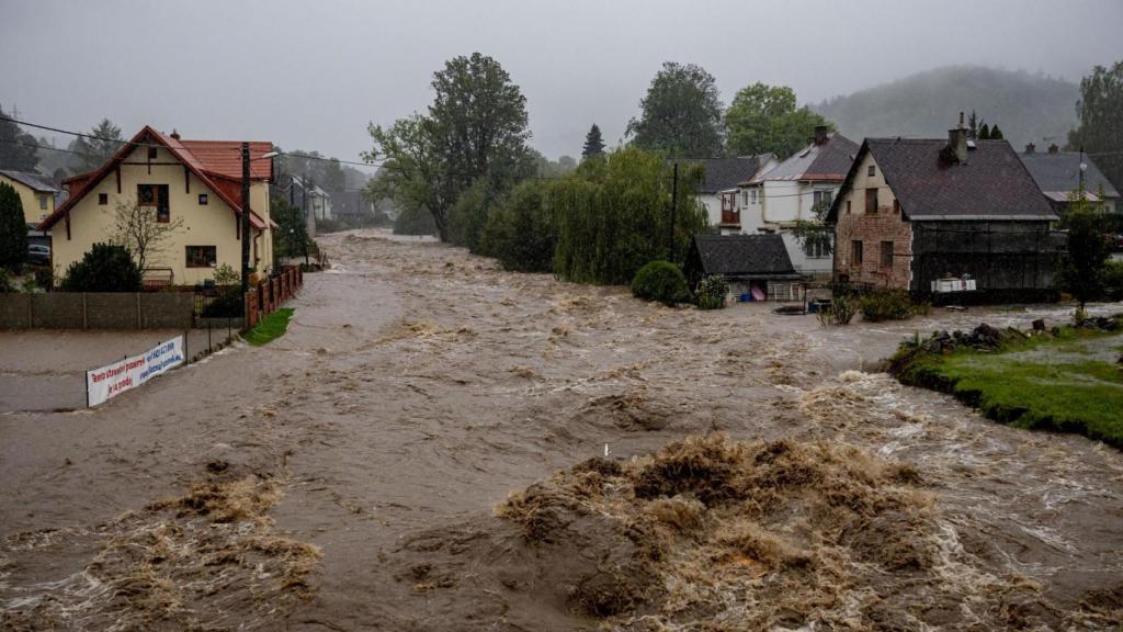 Inundaciones a su paso por la ciudad de checa de  Lipova-Lazne.