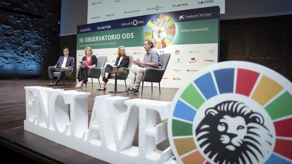 Un momento durante la mesa redonda 'Impacto medioambiental en la salud global'.