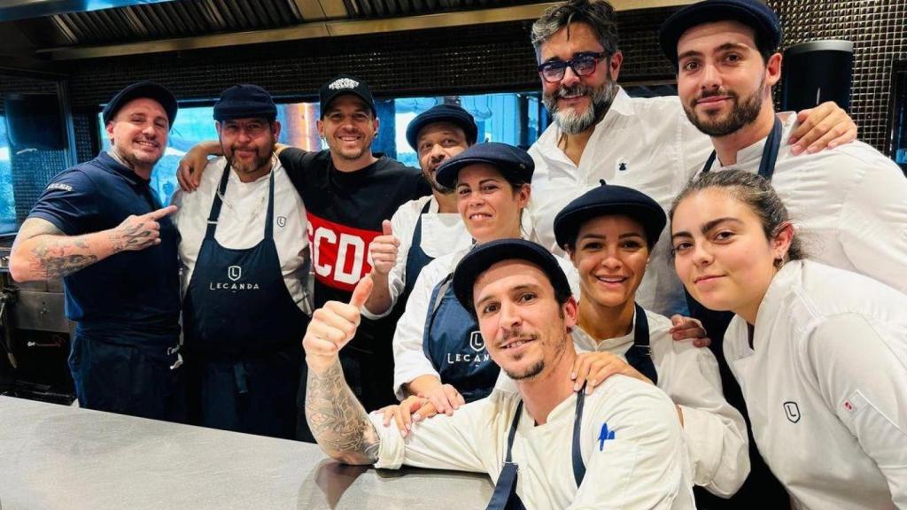 Dabiz Muñoz junto al equipo del restaurante.