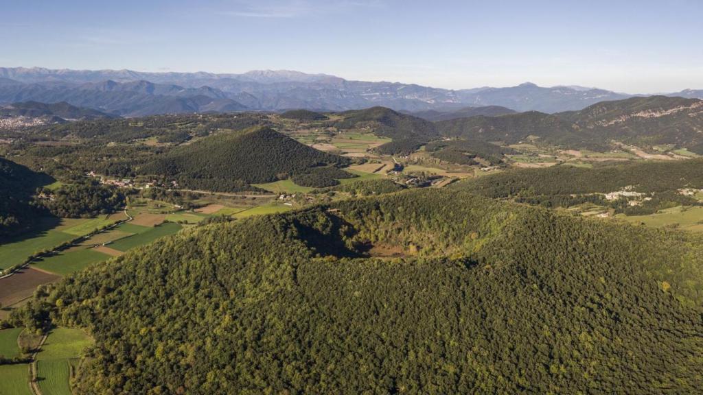 Vista aérea del Parque Natural de zona volcánica Garrotxa.