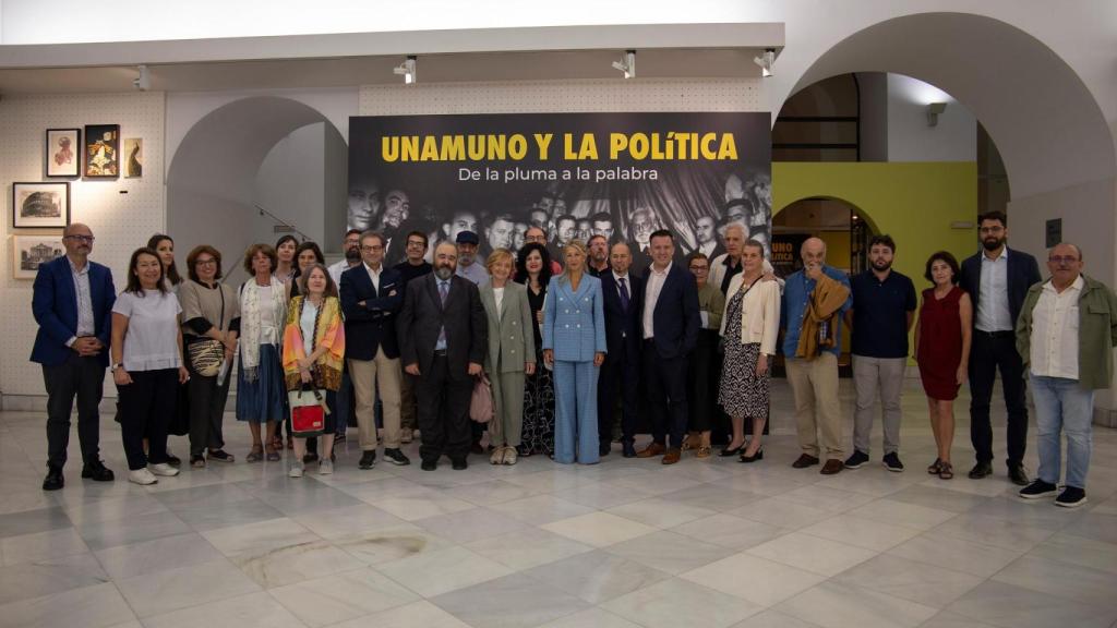 Yolanda Díaz visita la exposición sobre Unamuno de la Biblioteca Nacional