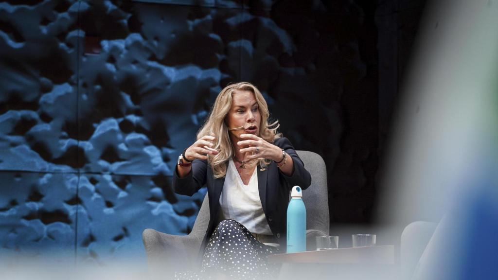 Theresa Zabell en un momento durante la mesa redonda.