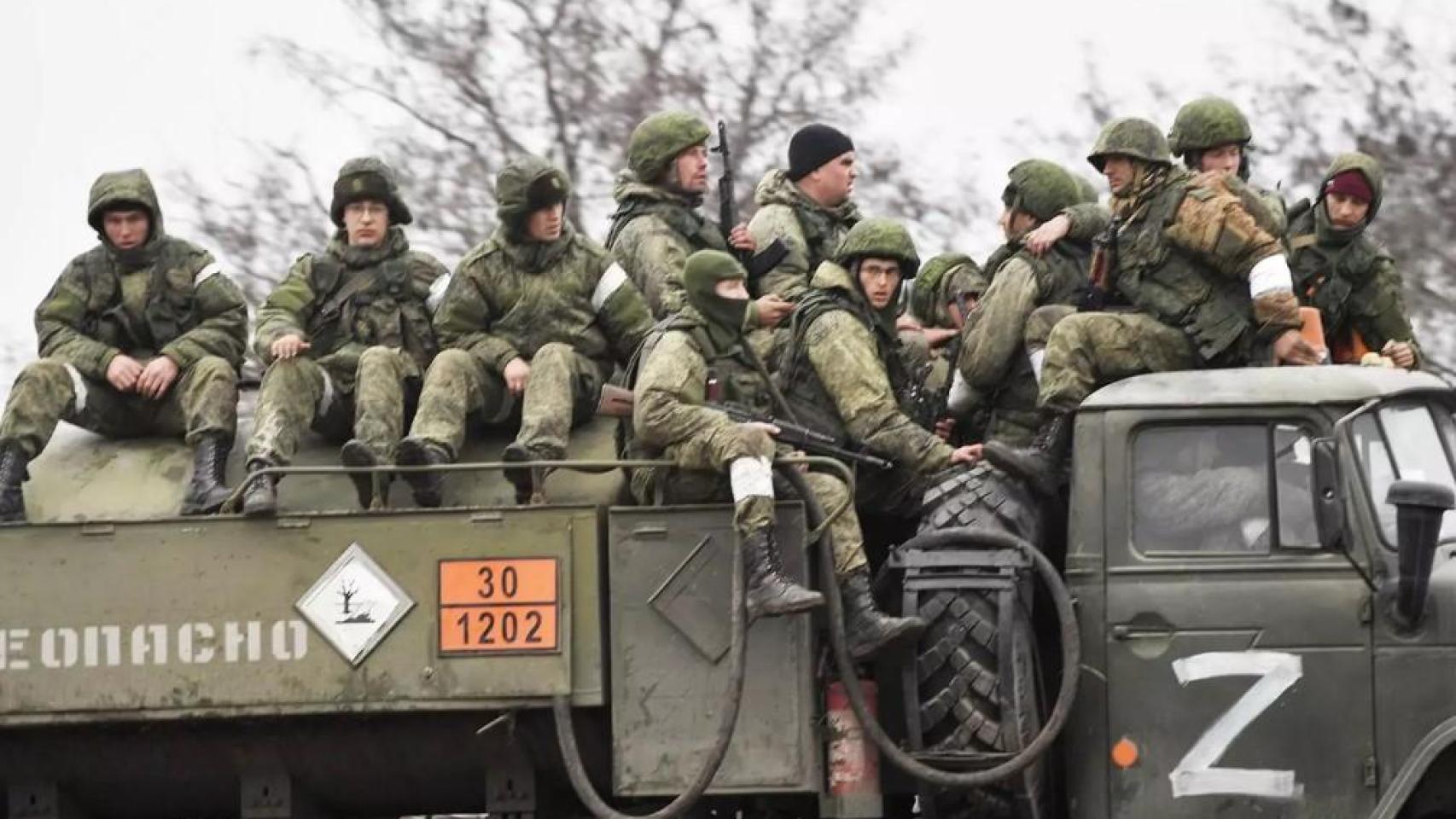 Militares rusos en Crimea.