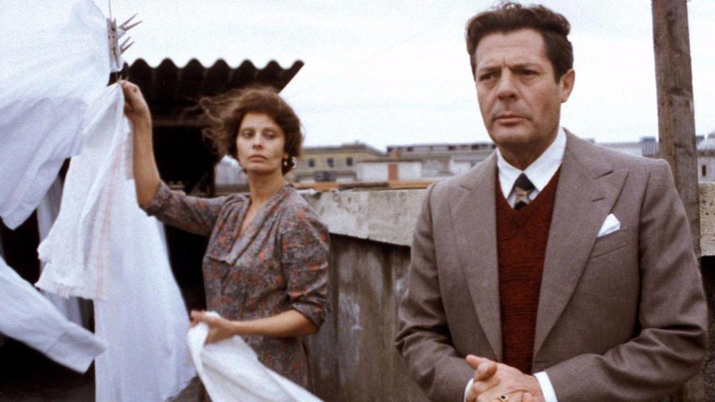 Sophia Loren y Marcello Mastroianni en 'Una jornada particular'