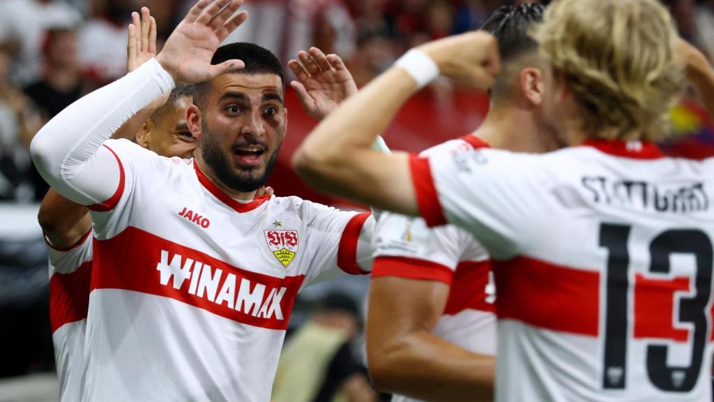 Deniz Undav celebra un gol frente al Bayer Leverkusen.