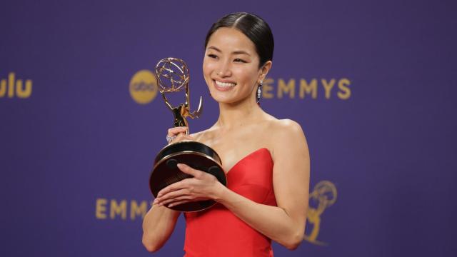 Anna Sawai, ganadora del Emmy a mejor actriz dramática.