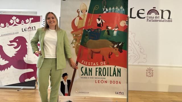 La concejala de Fiestas, Camino Orejas, que ha ofrecido una rueda de prensa para detallar el programa festivo