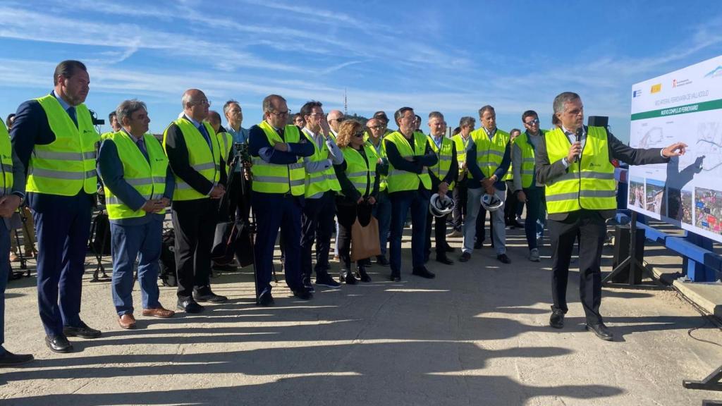 Óscar Puente visita las obras de la nueva estación intermodal de Valladolid