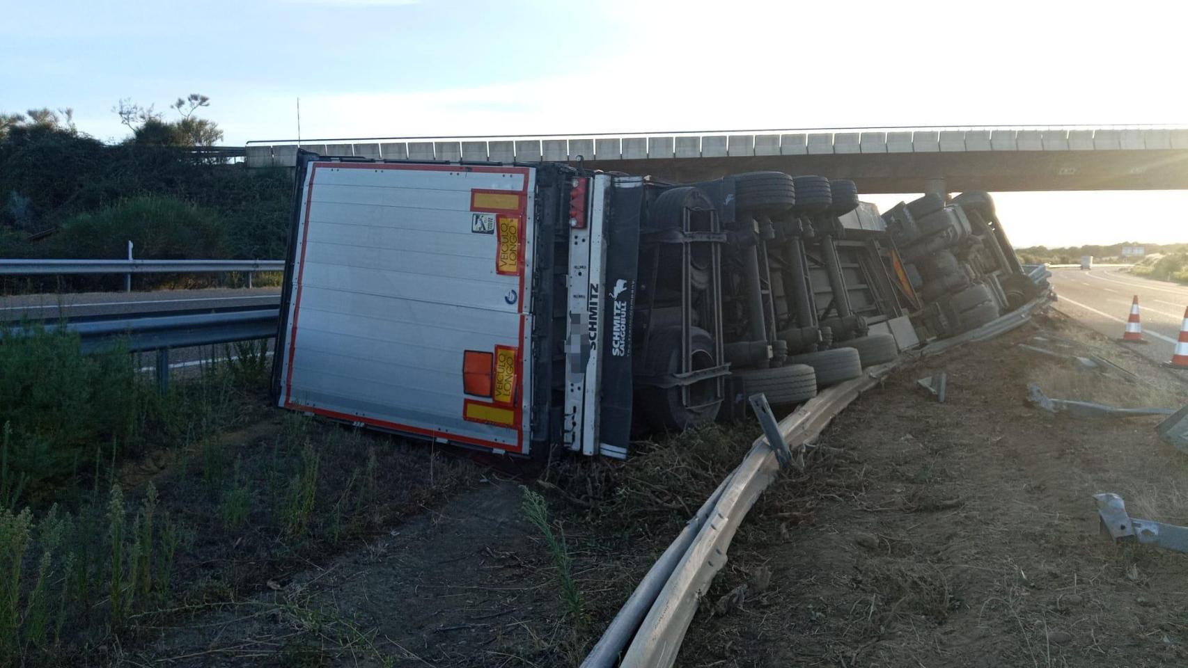 Accidente de un camión que transportaba mercancías peligrosas en la provincia de Zamora