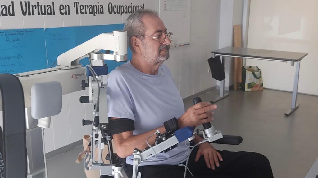 Hernan Cortés durante sus terapias de rehabilitación