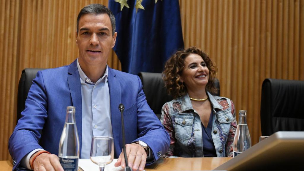 Pedro Sánchez y María Jesús Montero.