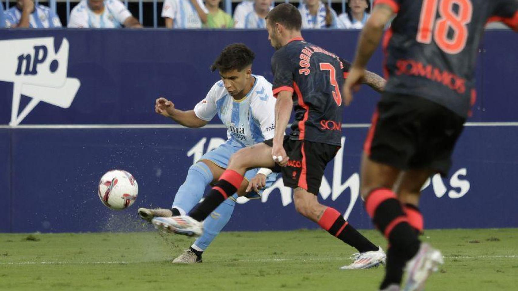 Haitam durante el Málaga CF vs. Huesca