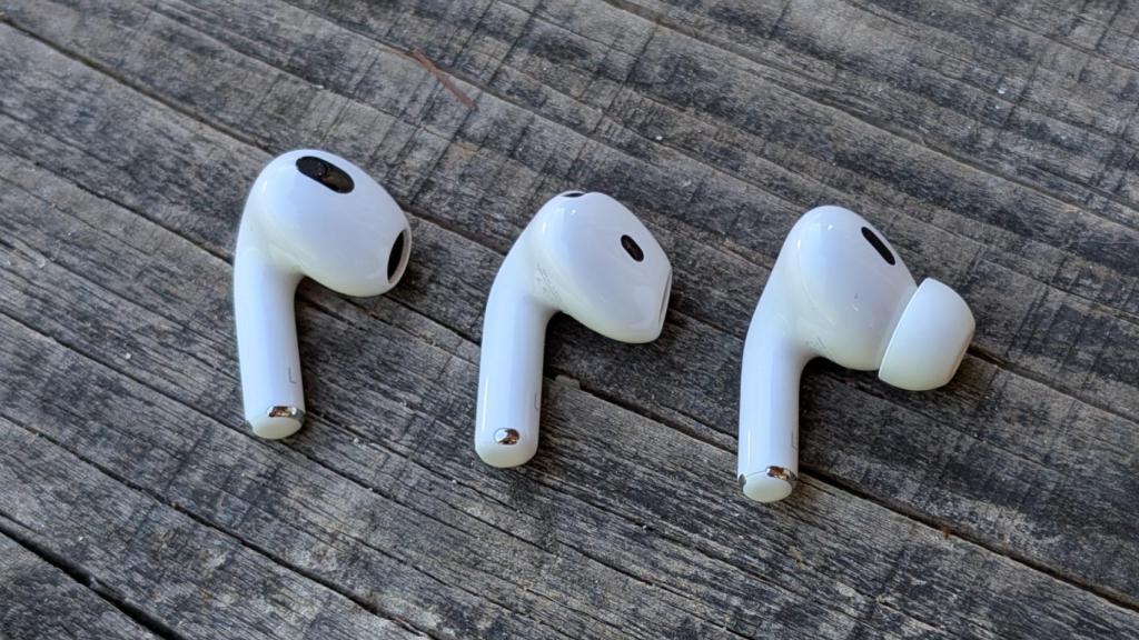 De izquierda a derecha: Airpods 3, AirPods 4 y AirPods Pro