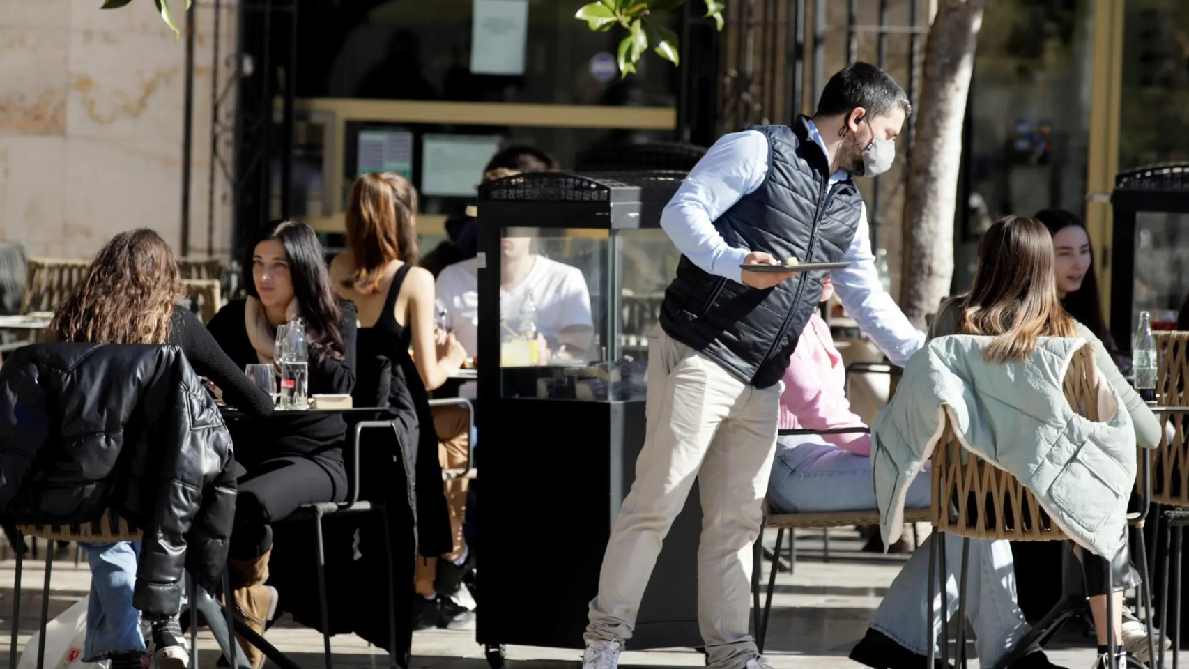 Los camareros se quejan por falta de personal