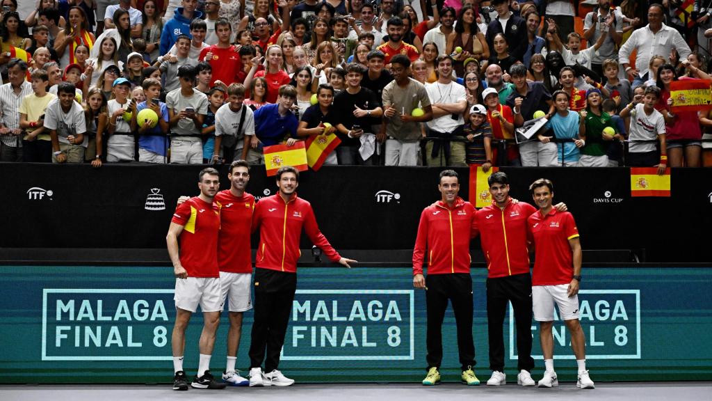 El equipo español de Copa Davis celebra el pase a la Final a 8 de la Copa Davis 2024 en Málaga