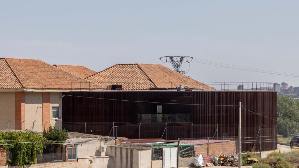 Edificio logístico que la Delegación del Gobierno tiene junto a la Guardia Civil de Tráfico.