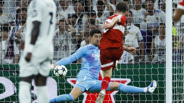 Courtois, en una de sus intervenciones ante el Stuttgart en Champions.