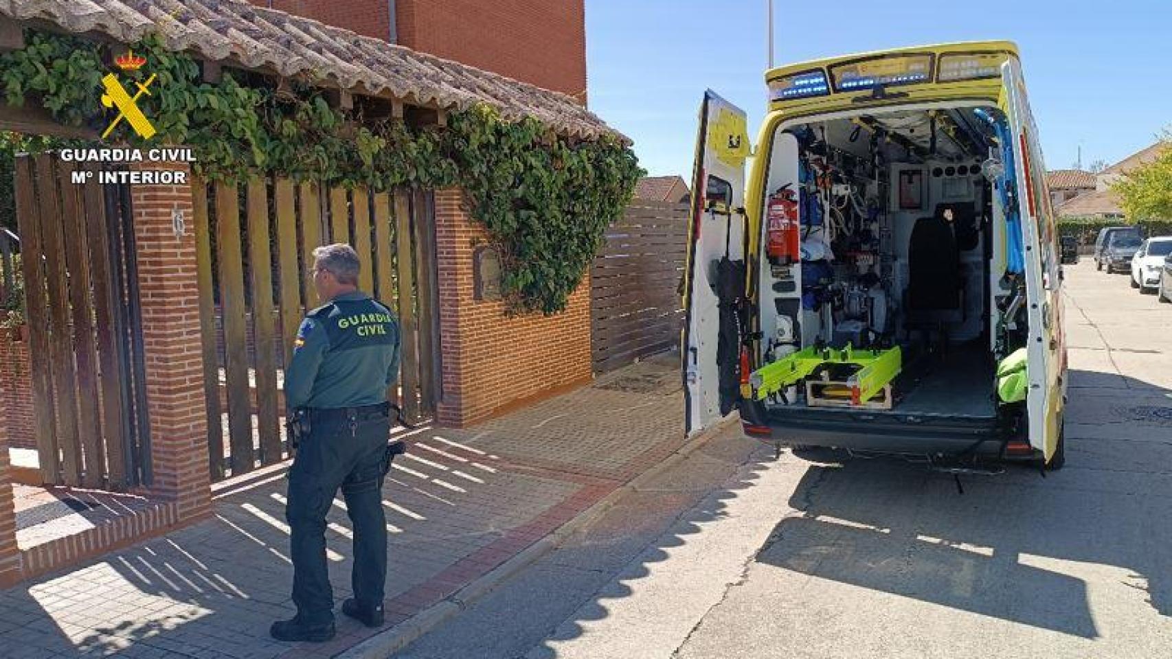 La entrada de la vivienda donde ha sido encontrada la mujer