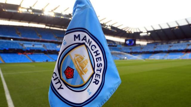 Banderín del Manchester City en el Etihad.