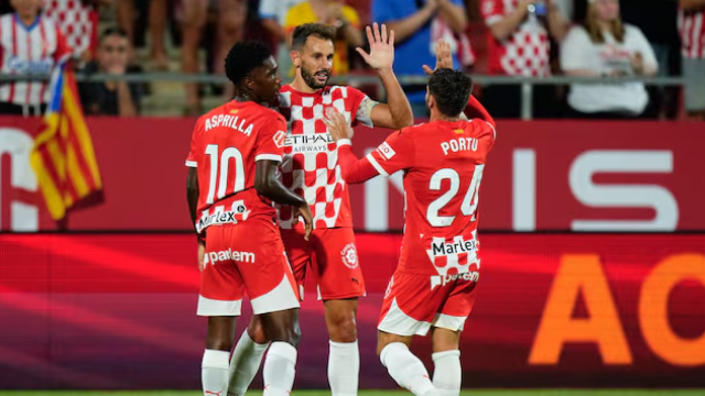 Los jugadores del Girona celebran el gol de Stuani a Osasuna.