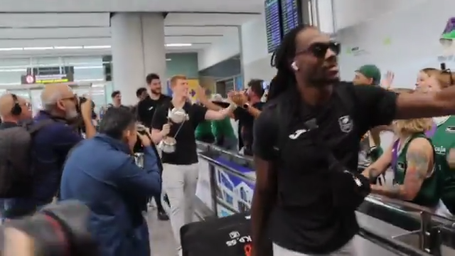 Unicaja llega al Aeropuerto de Málaga.