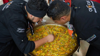 El peculiar aperitivo de algunos valencianos antes de la paella: un ingrediente lleno de sabor e intensidad