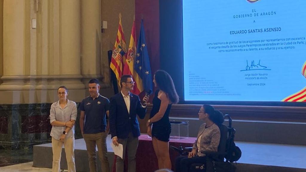 Los aragoneses participantes en París han recibido el reconocimiento del Gobierno de Aragón.