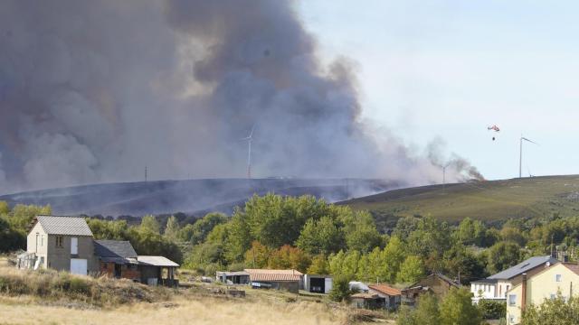 Imagen del incendio de Brañuelas (León)