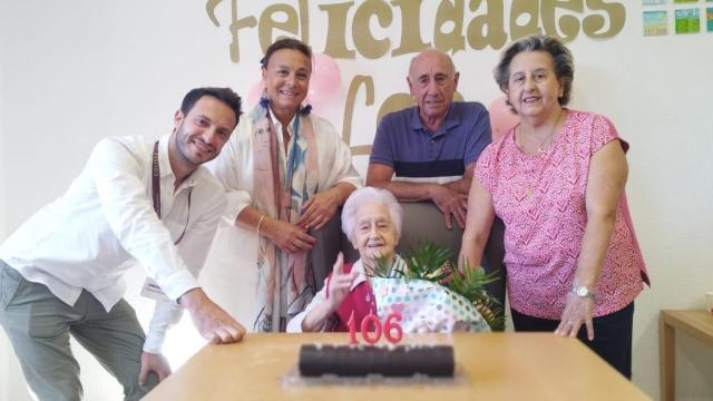 Lola González Varea cumple 106 años en una residencia de Santa Marta