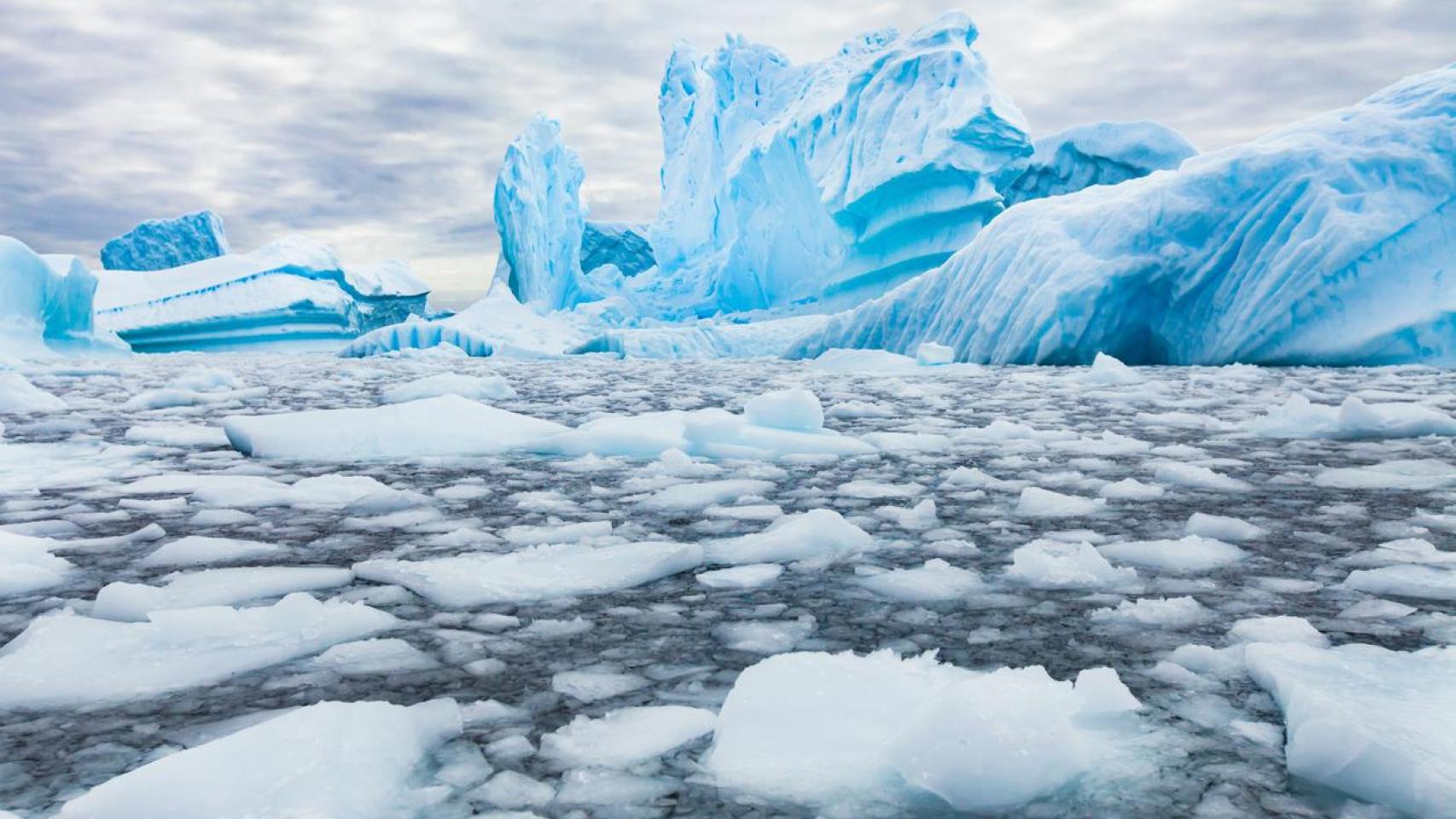 Glaciares de la Antártida derritiéndose.