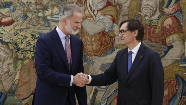 Felipe VI recibe en audiencia al presidente de la Generalitat, Salvador Illa, este miércoles en Zarzuela.