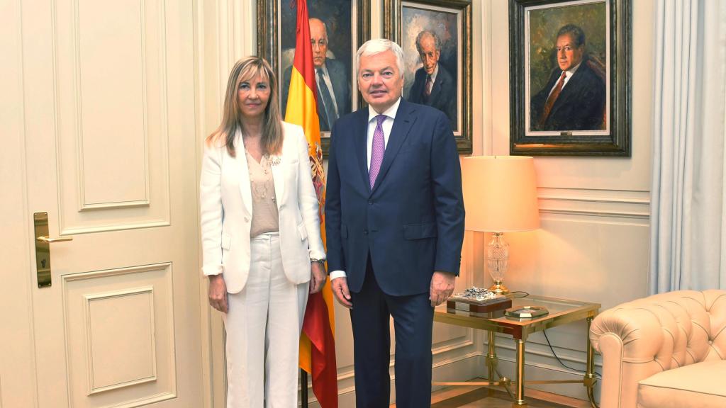 La presidenta del Tribunal Supremo y del CGPJ, Isabel Perelló, este miércoles con el comisario europeo de Justicia, Didier Reynders, en la sede del Consejo./