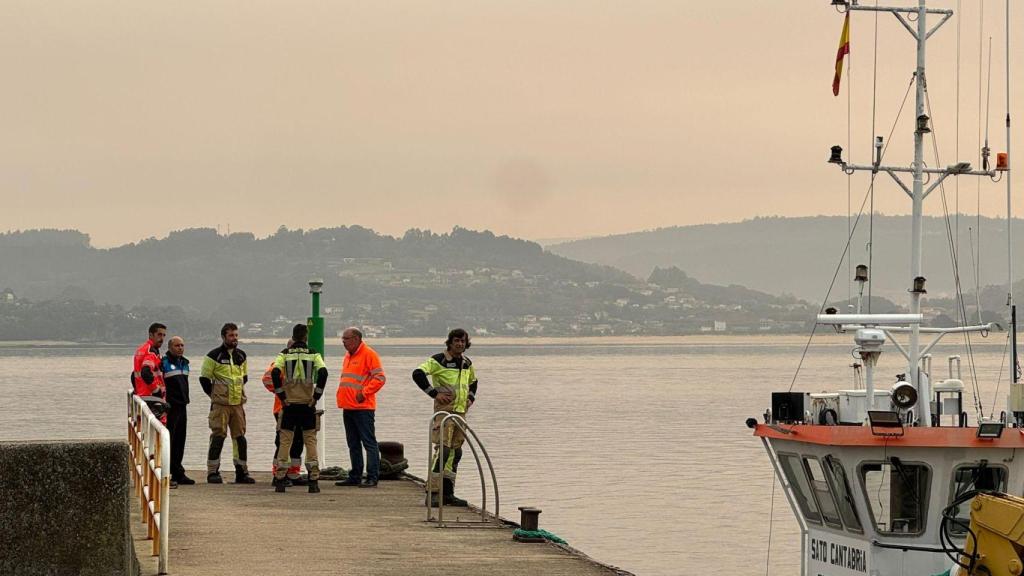 Dispositivo de rescate en el puerto de Sada