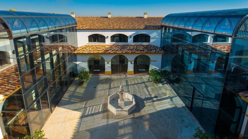 El interior del Hotel Cortijo Santa Cruz.