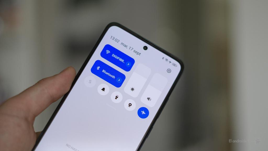 Barra de notificaciones del OPPO Reno 12 FS