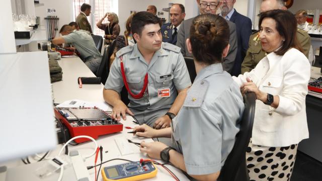 La ministra de Defensa, Margarita Robles, preside el acto de apertura del curso en la Academia General Militar de Zaragoza