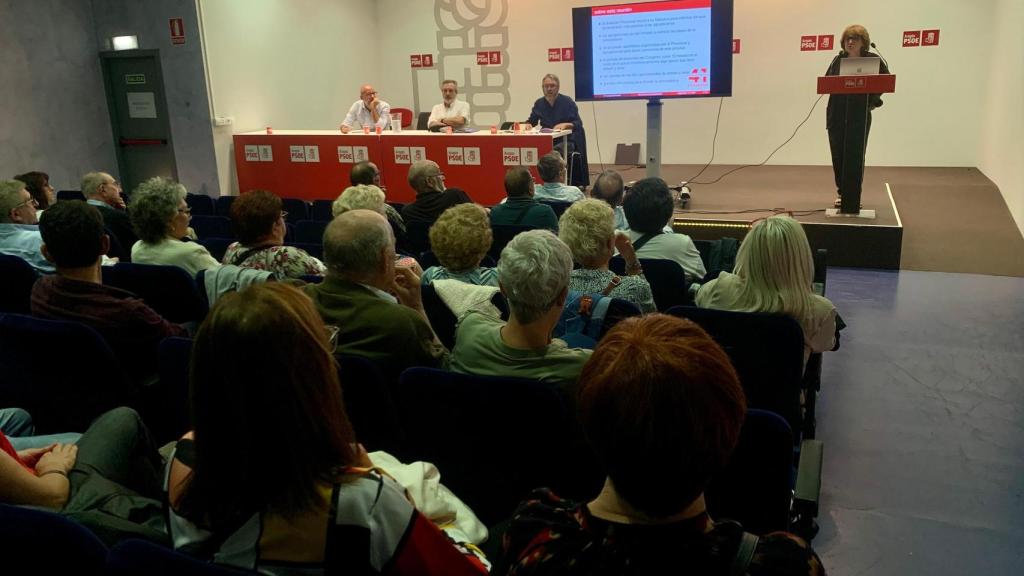 Los asistentes, este jueves en la sede del PSOE-Aragón