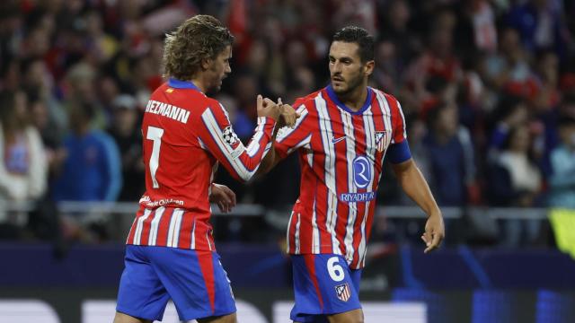 Griezmann y Koke celebran el gol del Atlético.