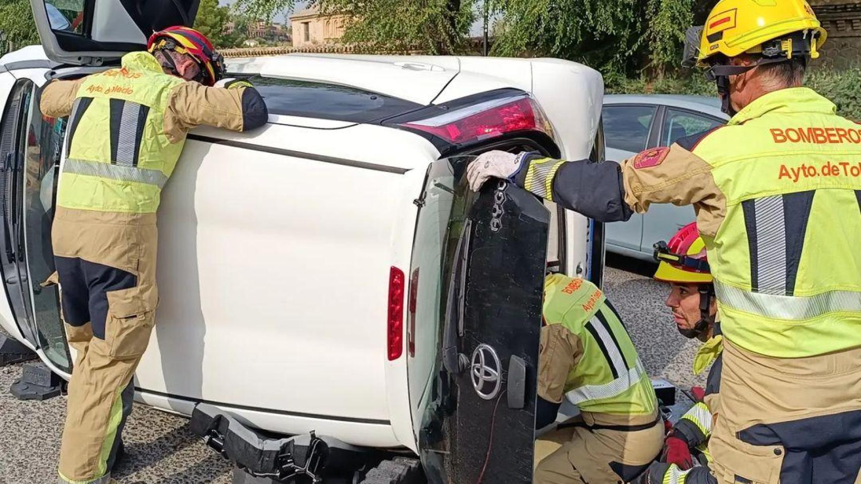 Accidente de tráfico en Toledo. Foto: bomberos del Ayuntamiento.