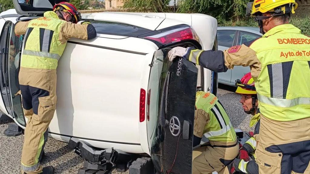 Accidente de tráfico en Toledo. Foto: bomberos del Ayuntamiento.