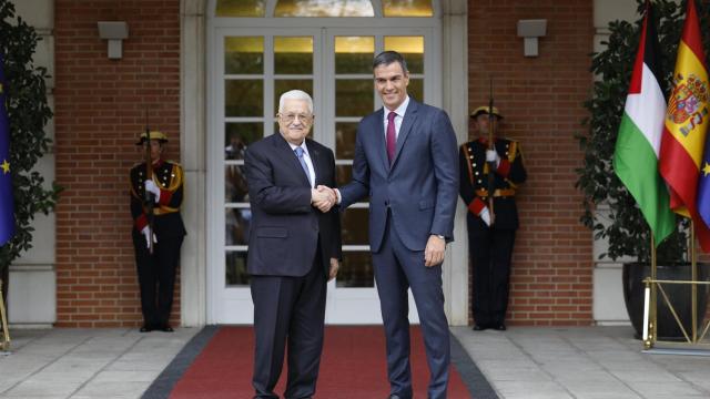 VÍDEO | Sánchez recibe a Abás en La Moncloa: el presidente palestino apoyará una nueva Conferencia de Paz en Madrid