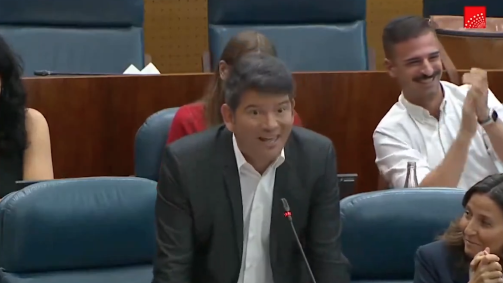 Juanjo Marcano, durante su intervención de este jueves en el Pleno de la Asamblea de Madrid.