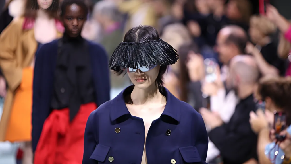 Silueta del desfile de Prada.