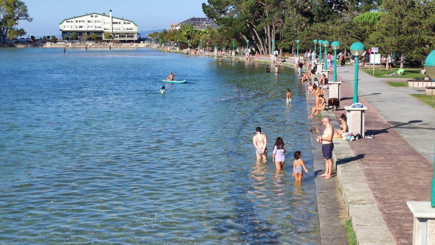 Playa de Santa Cristina inundada