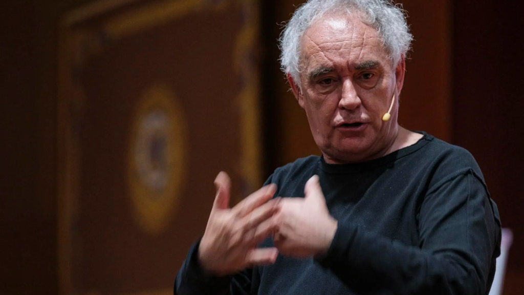 El chef Ferran Adrià, durante una charla en Las Palmas de Gran Canaria el pasado abril.