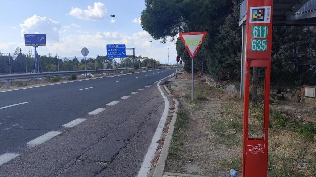 Parada de autobús en la que se produjo el suceso.