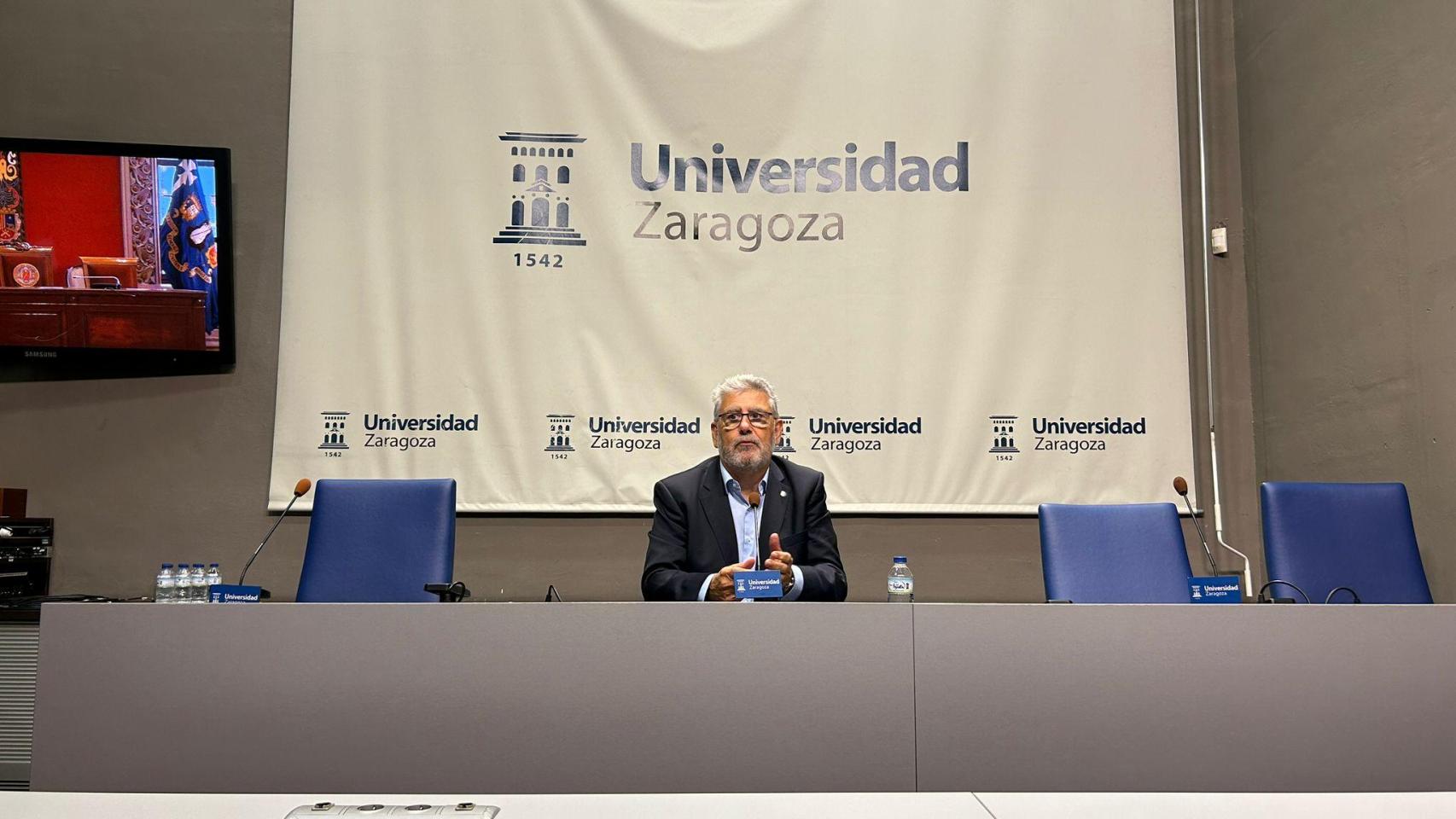 El rector de la Universidad de Zaragoza, Antonio Mayoral, este viernes en Zaragoza.